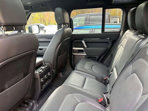 Used 2023 Land Rover Defender 110 X-Dynamic SE image 11
