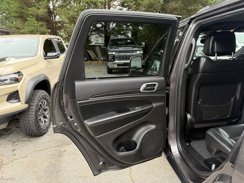 Used 2019 Jeep Grand Cherokee Limited image 9