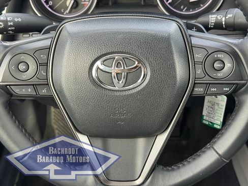 Used 2024 Toyota Camry SE image 11