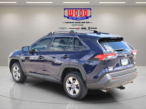 Used 2022 Toyota RAV4 XLE AWD/4WD image 5