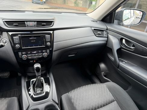 Used 2018 Nissan Rogue SV AWD/4WD image 15