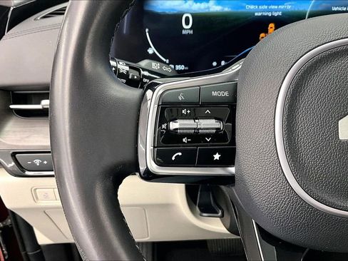 Used 2024 Kia Carnival SX image 18