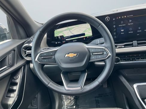 Used 2025 Chevrolet Equinox LT w/ Convenience Package II AWD/4WD image 12