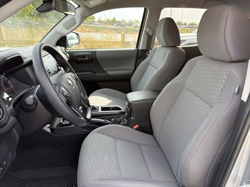 Used 2023 Toyota Tacoma SR AWD/4WD image 10