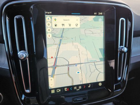 New 2025 Volvo XC40 B5 Core w/ Protection Package Premier image 10