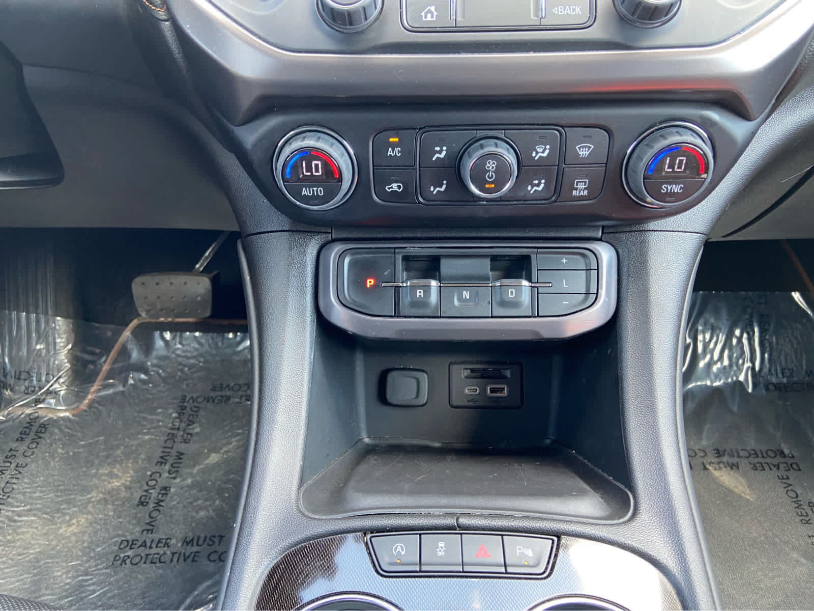Used 2023 GMC Acadia AT4 AWD/4WD image 30
