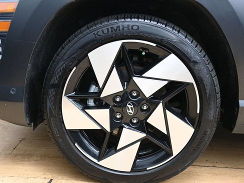 Used 2024 Hyundai Kona Limited FWD image 9