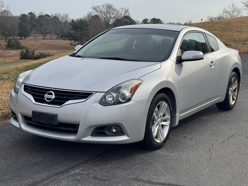 Used 2012 Nissan Altima 2.5 S w/ 2.5S Premium Pkg image 2
