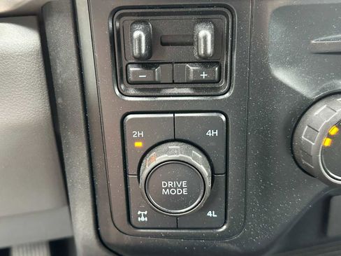 Used 2023 Ford F350 XLT w/ FX4 Off-Road Package image 32