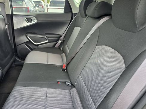 Certified 2025 Kia Soul LX w/ LX Technology Package FWD image 15