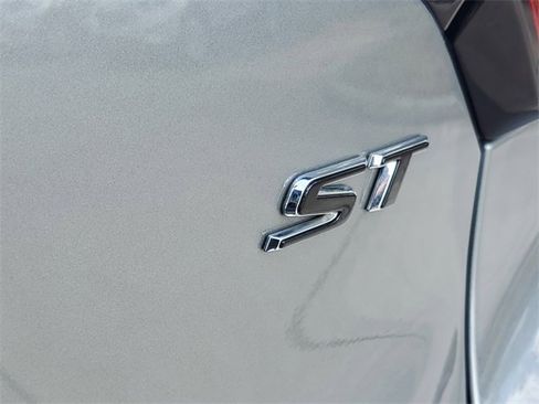 Certified 2023 Buick Encore GX Select w/ Sport Touring Package image 8