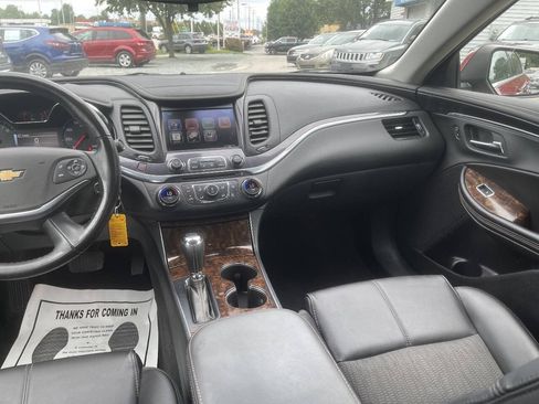 Used 2015 Chevrolet Impala LT FWD image 16