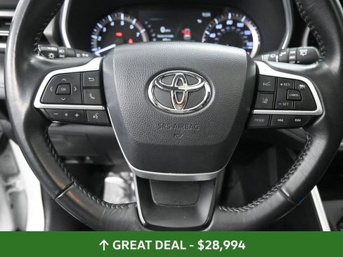 Used 2023 Toyota Highlander XLE image 42