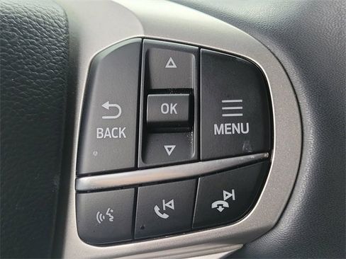 Used 2025 Ford Explorer Active w/ Active Comfort Package image 9