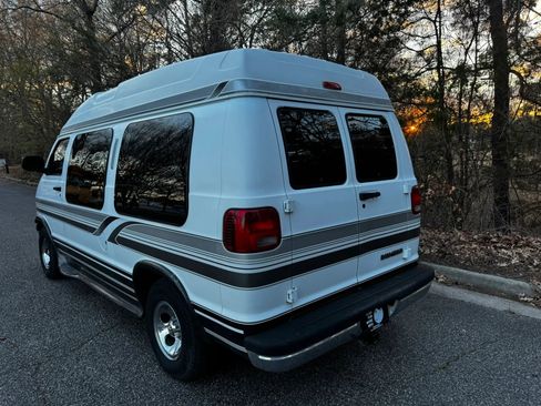 Used 2000 Dodge B1500 Van image 3