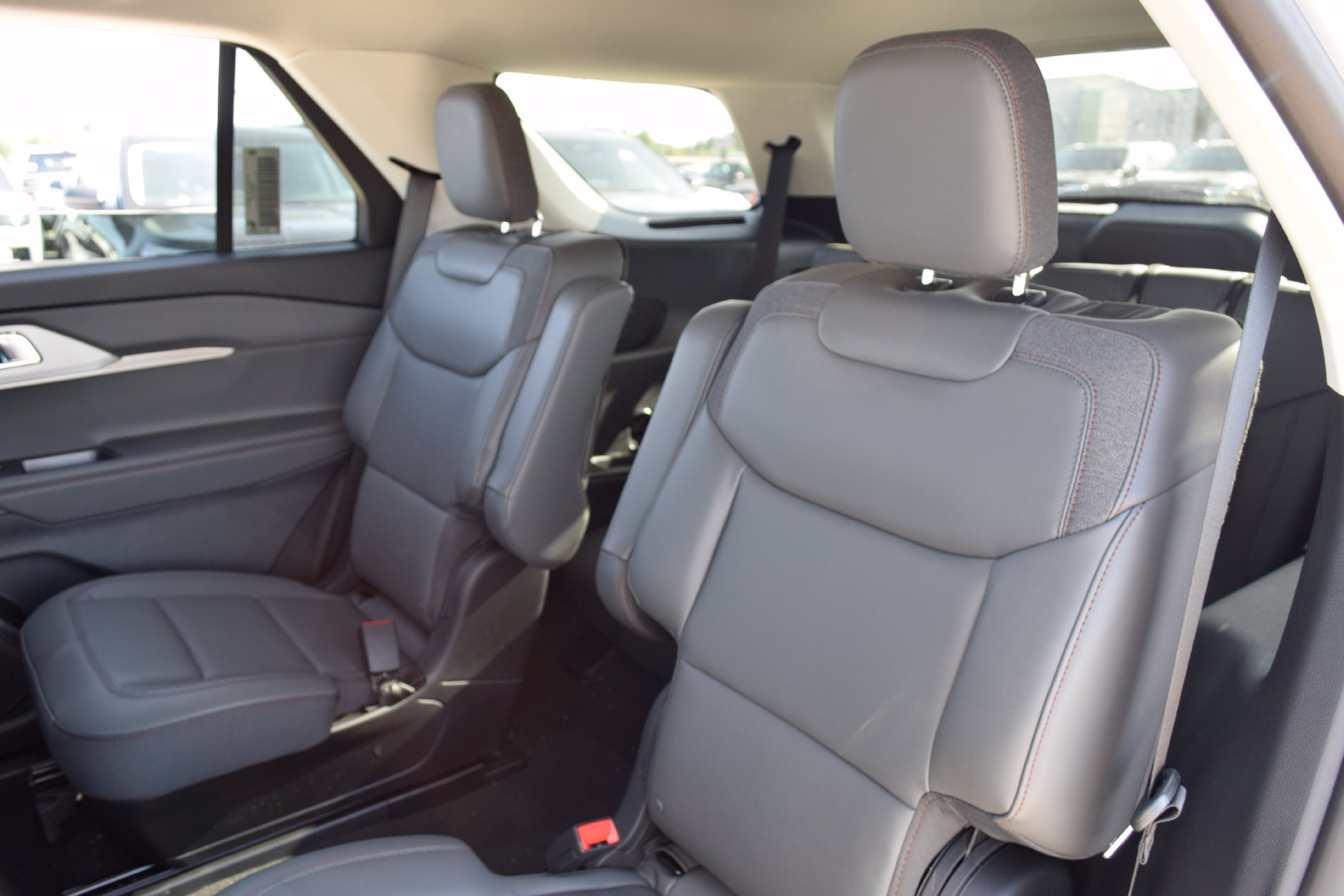 New 2026 Ford Explorer Active w/ Active Comfort Package RWD image 18