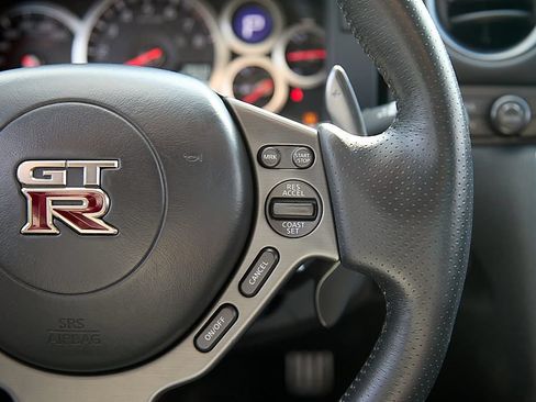 Used 2016 Nissan GT-R Premium AWD/4WD image 50