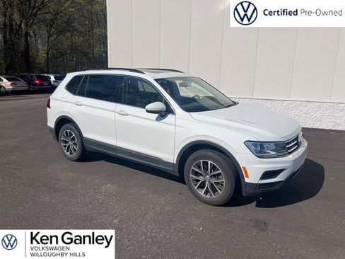 Used 2020 Volkswagen Tiguan SE w/ Panoramic Sunroof Package image 3
