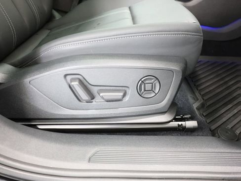 Used 2023 Audi Q4 e-tron Prestige AWD/4WD image 22