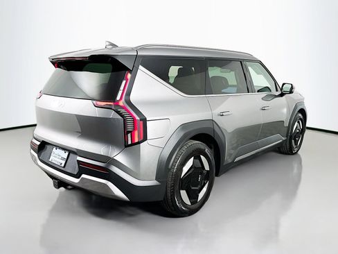 Used 2024 Kia EV9 Wind AWD/4WD image 7