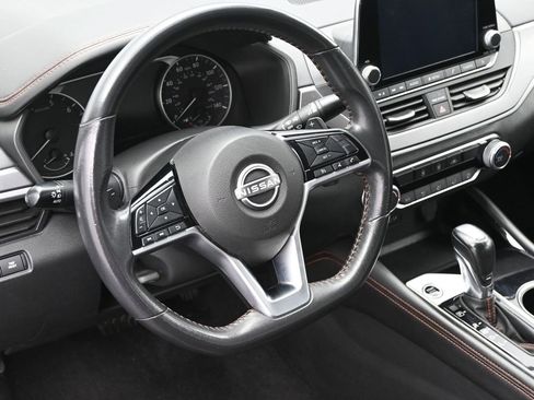 Used 2024 Nissan Altima 2.5 SR image 11