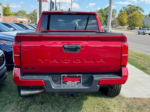 Used 2024 Toyota Tacoma image 8
