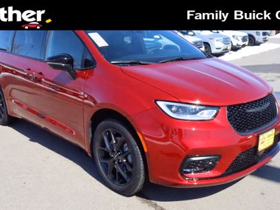 Used 2025 Chrysler Pacifica Limited