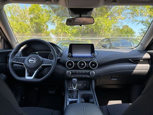 Used 2025 Nissan Sentra SV FWD image 30