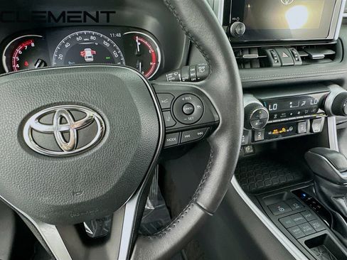 Used 2023 Toyota RAV4 XLE Premium AWD/4WD image 17