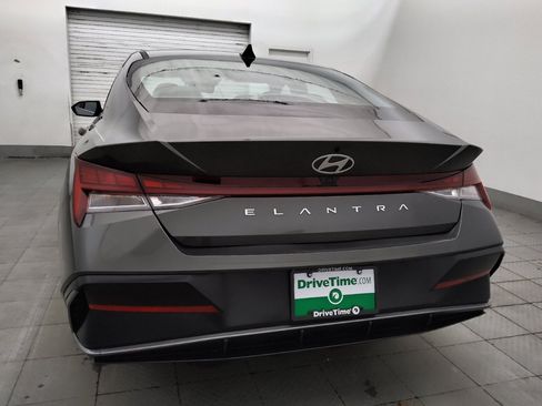 Used 2024 Hyundai Elantra SEL w/ Convenience Package FWD image 6