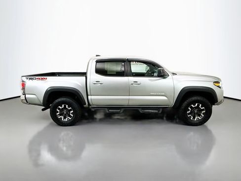 Used 2022 Toyota Tacoma TRD Off-Road image 8