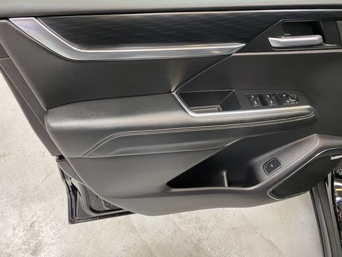 Used 2025 GMC Acadia Elevation image 22