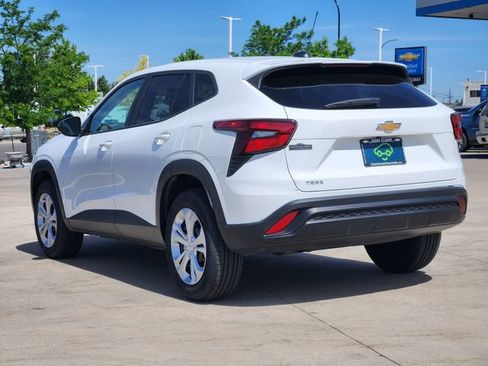 Certified 2024 Chevrolet Trax LS FWD image 5