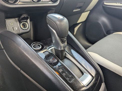 Used 2021 Nissan Versa SV FWD image 14