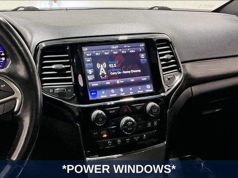 Used 2020 Jeep Grand Cherokee Altitude AWD/4WD image 12