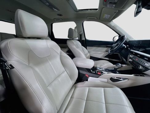 Certified 2023 Kia Telluride EX w/ EX Captain's Chair Package FWD image 31