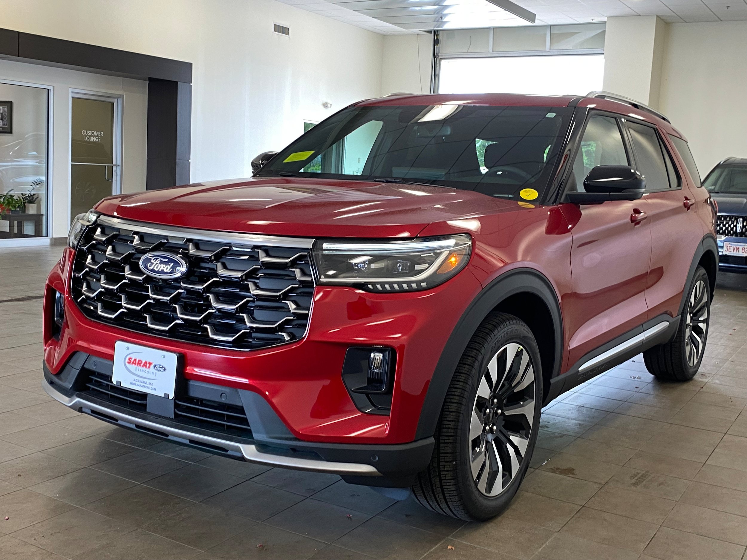 New 2026 Ford Explorer Platinum w/ LUX Leather Package AWD/4WD image 4