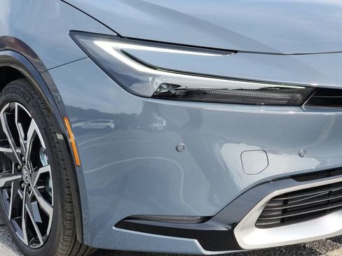 New 2026 Toyota Prius Plug-In Hybrid image 7