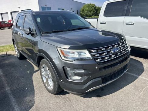 Used 2016 Ford Explorer Limited w/ Equipment Group 301A AWD/4WD image 3