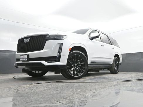 Used 2023 Cadillac Escalade Sport Platinum w/ LPO, ONYX Package image 51