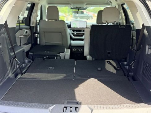 New 2026 Ford Explorer Active RWD image 30