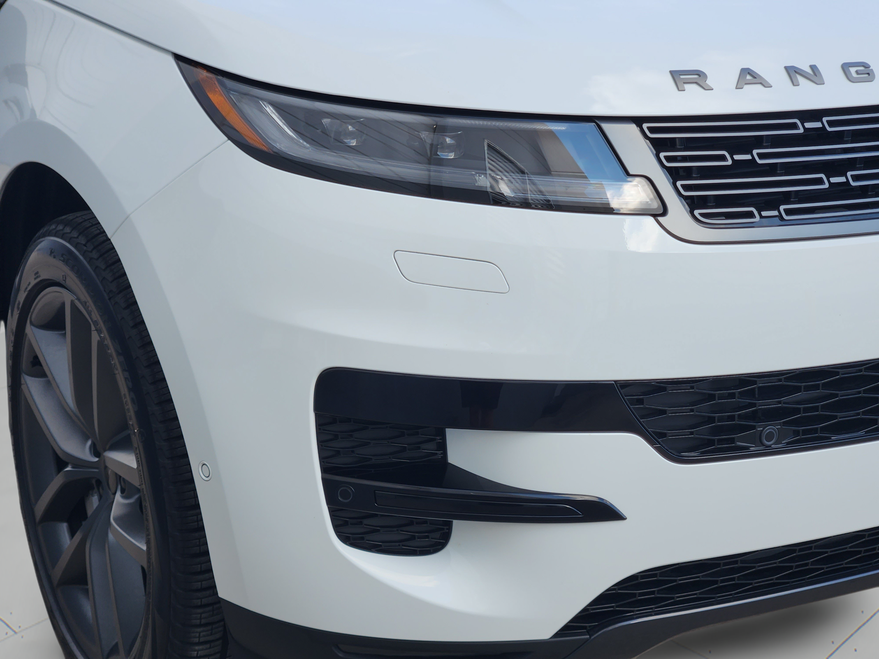 New 2027 Land Rover Range Rover Sport SE AWD/4WD image 8