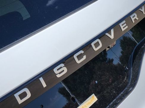 Used 2025 Land Rover Discovery S AWD/4WD image 8