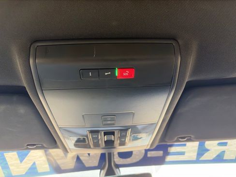 Used 2021 Volkswagen Atlas Cross Sport SE w/ Panoramic Sunroof Package FWD image 22