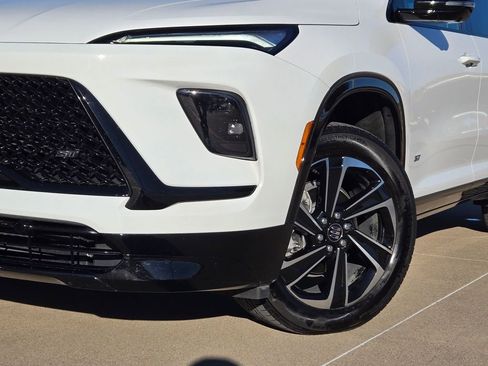 Used 2025 Buick Enclave Sport Touring image 7