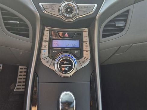 Used 2013 Hyundai Elantra SE w/ Technology Pkg image 14