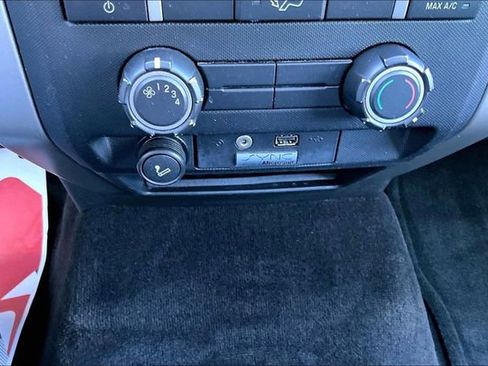 Used 2011 Ford F150 XLT w/ XLT Chrome Pkg image 16