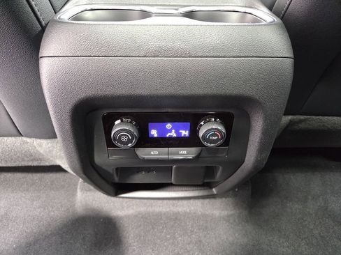 New 2026 Chevrolet Traverse LT w/ Sun and Wheel Package AWD/4WD image 35