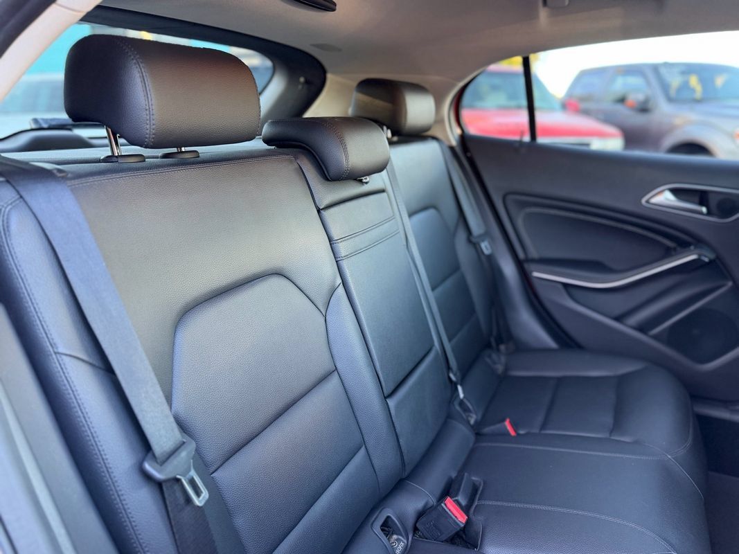 Used 2015 Mercedes-Benz GLA 250 4MATIC image 10