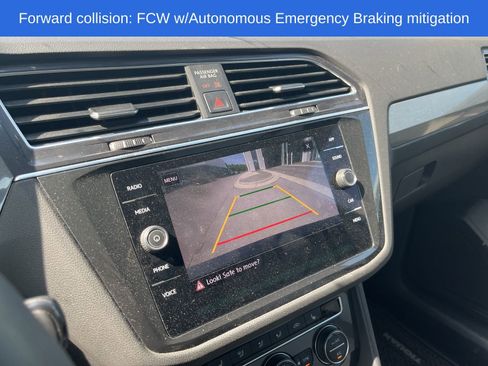 Used 2020 Volkswagen Tiguan SE image 8